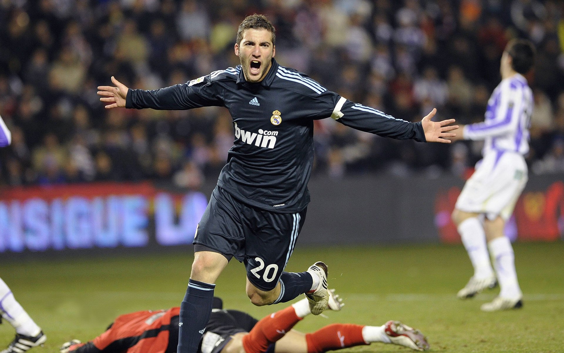 开云体育入口-北欧风暴席卷欧洲，丹麦童话终结皇马霸权，哈兰德德甲争冠战上演魔王接管