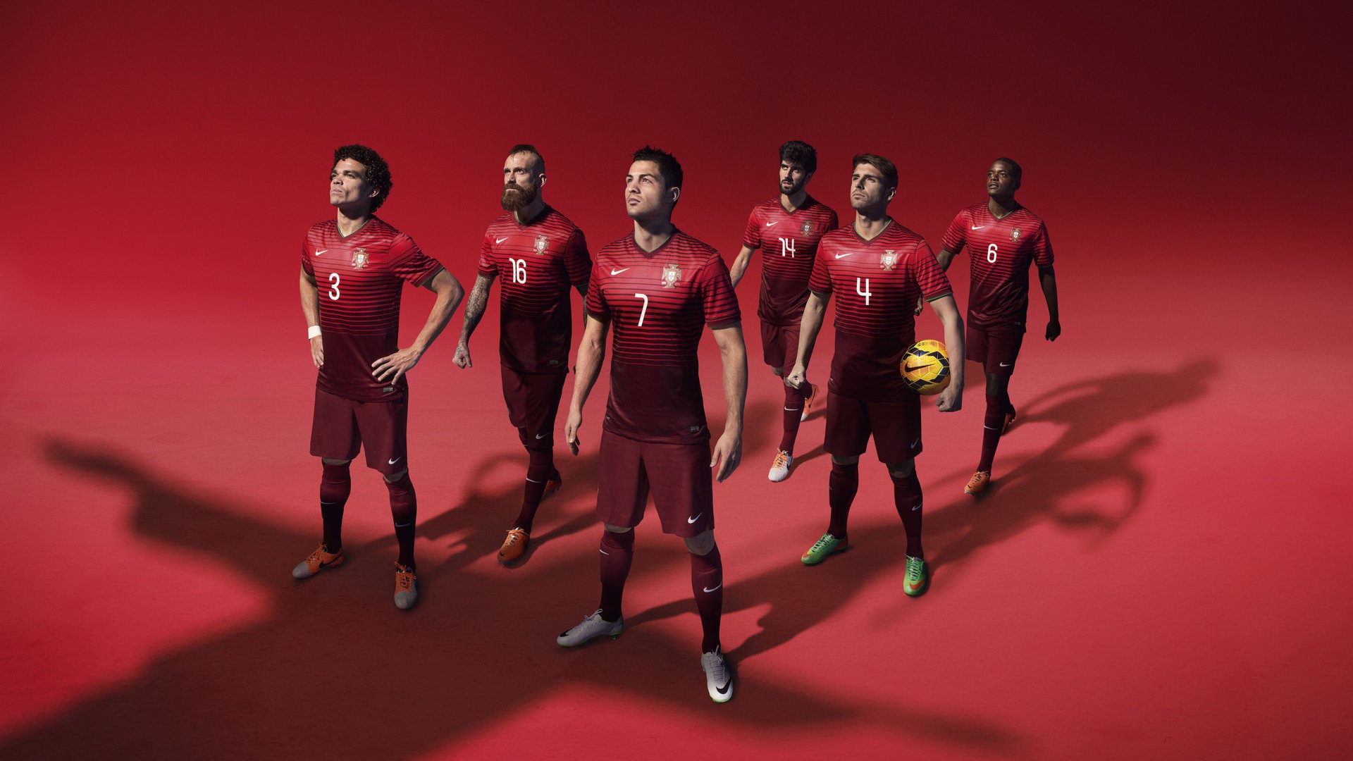 开云体育中国-欧冠巅峰夜，萨拉赫用魔法与坚韧，书写安菲尔德国王传说